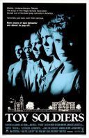Szkoła wyrzutków / Toy Soldiers (1991) [MULTi.1080p.BluRay.REMUX.AVC.DTS-HD.MA.5.1-LTS] [h264] [Lektor PL] [mkv]  [FIONA9]